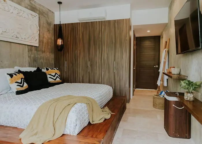 Cenote + Swim-up + Luxury